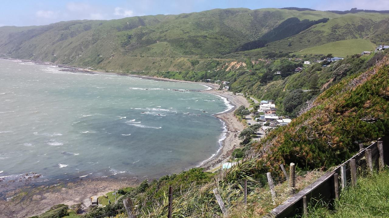 Kapiti Waves Bed & Breakfast Pukerua Bay Esterno foto