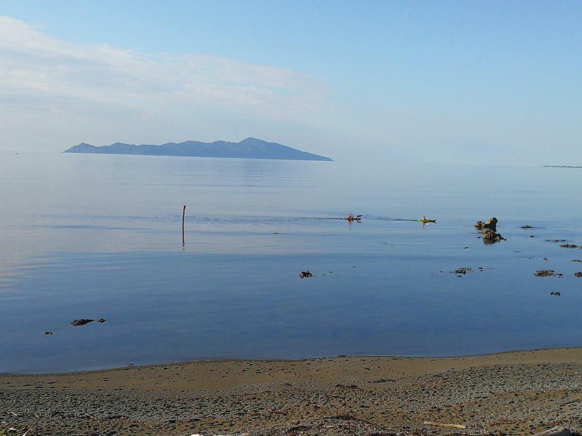 Kapiti Waves Bed & Breakfast Pukerua Bay Esterno foto